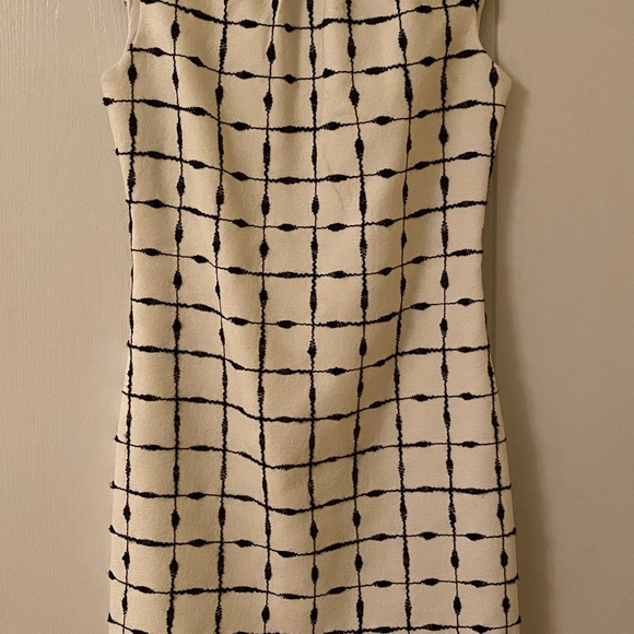 Belle Badgley Mischka shift dress - Picture 2 of 5